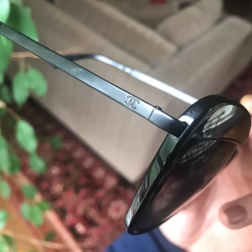 2017 Chanel Fall edition Sunglasses *New* - Picture 2 of 3